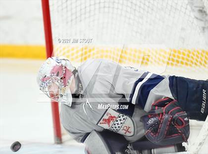 Thumbnail 1 in Kent vs. Avon Old Farms (Avon Christmas Classic Final) photogallery.