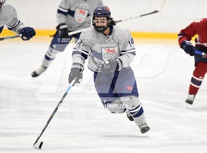 Thumbnail 2 in Kent vs. Avon Old Farms (Avon Christmas Classic Final) photogallery.