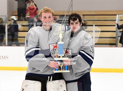 Thumbnail 2 in Kent vs. Avon Old Farms (Avon Christmas Classic Final) photogallery.