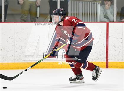 Thumbnail 3 in Kent vs. Avon Old Farms (Avon Christmas Classic Final) photogallery.