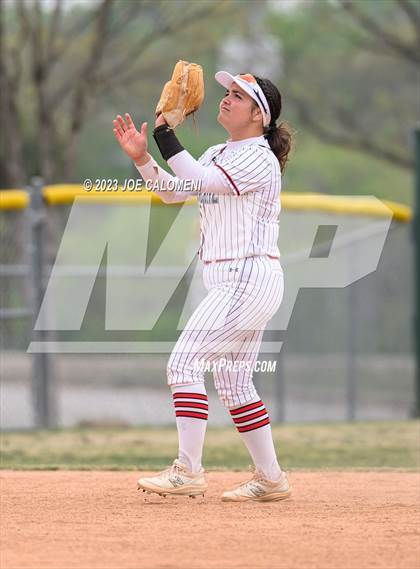 Thumbnail 3 in Marshall vs Churchill photogallery.