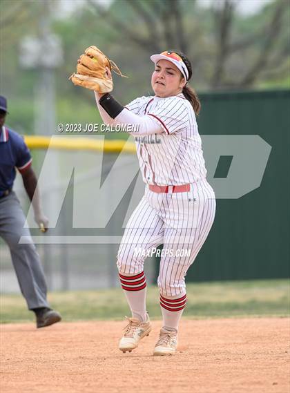 Thumbnail 2 in Marshall vs Churchill photogallery.