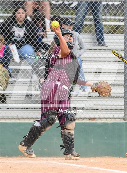 Thumbnail 2 in Marshall vs Churchill photogallery.