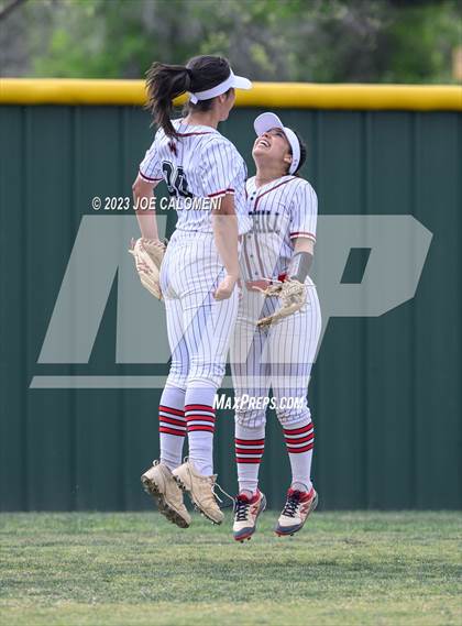 Thumbnail 2 in Marshall vs Churchill photogallery.