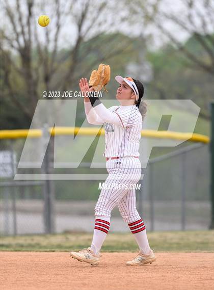 Thumbnail 1 in Marshall vs Churchill photogallery.