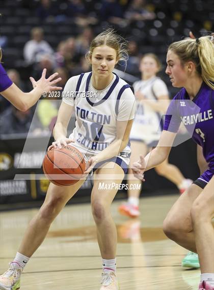 Thumbnail 1 in Father Tolton vs Meadville (Norm Stewart Classic) photogallery.