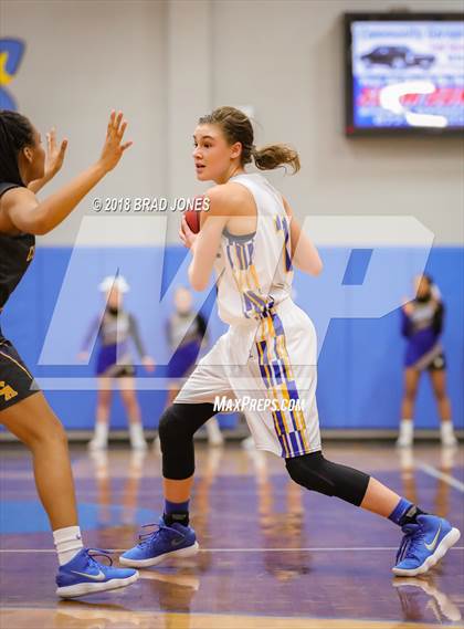 Thumbnail 2 in Clarksville Academy vs Goodpasture Christian (TSSAA District 4 Semifinal) photogallery.