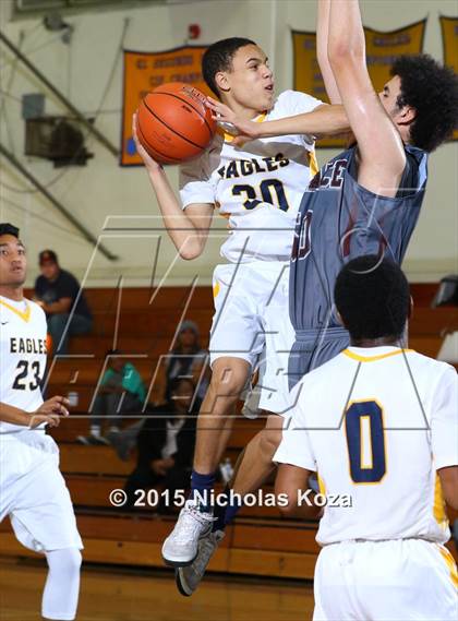 Thumbnail 1 in Torrance vs El Segundo (El Segundo Tournament) photogallery.