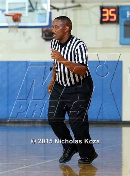 Thumbnail 2 in Torrance vs El Segundo (El Segundo Tournament) photogallery.
