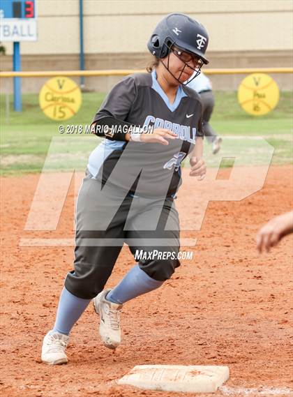 Thumbnail 2 in Carroll vs Veterans Memorial (UIL 5A Area Playoff) photogallery.