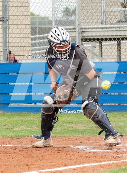 Thumbnail 2 in Carroll vs Veterans Memorial (UIL 5A Area Playoff) photogallery.