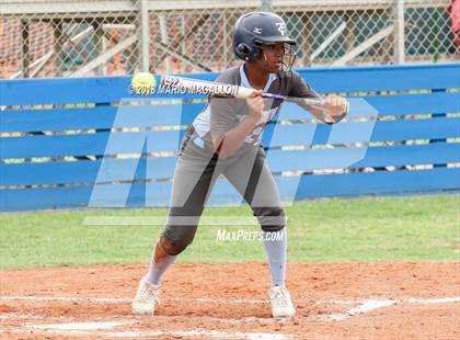 Thumbnail 1 in Carroll vs Veterans Memorial (UIL 5A Area Playoff) photogallery.