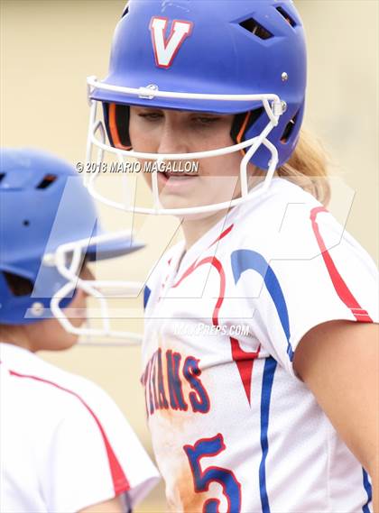 Thumbnail 2 in Carroll vs Veterans Memorial (UIL 5A Area Playoff) photogallery.