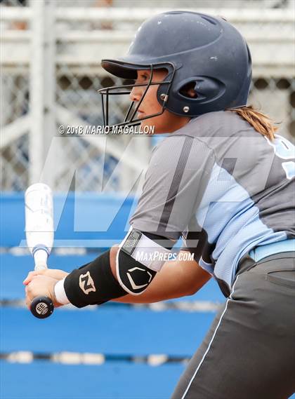 Thumbnail 2 in Carroll vs Veterans Memorial (UIL 5A Area Playoff) photogallery.
