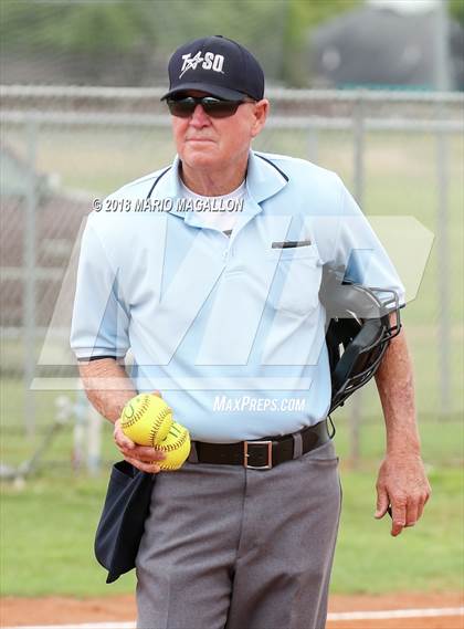 Thumbnail 2 in Carroll vs Veterans Memorial (UIL 5A Area Playoff) photogallery.