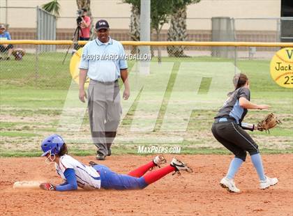 Thumbnail 3 in Carroll vs Veterans Memorial (UIL 5A Area Playoff) photogallery.