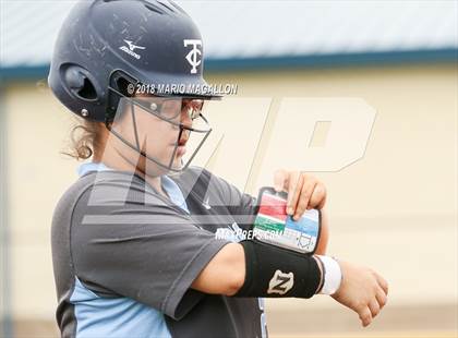 Thumbnail 3 in Carroll vs Veterans Memorial (UIL 5A Area Playoff) photogallery.