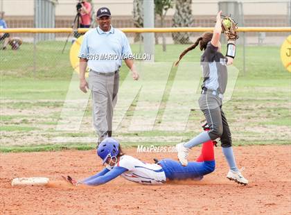 Thumbnail 1 in Carroll vs Veterans Memorial (UIL 5A Area Playoff) photogallery.