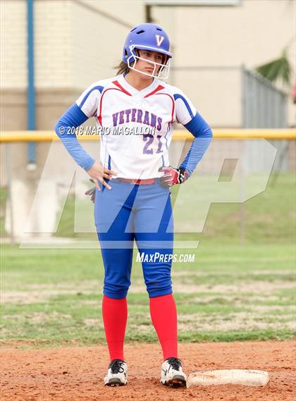 Thumbnail 2 in Carroll vs Veterans Memorial (UIL 5A Area Playoff) photogallery.