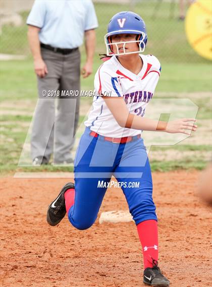 Thumbnail 1 in Carroll vs Veterans Memorial (UIL 5A Area Playoff) photogallery.