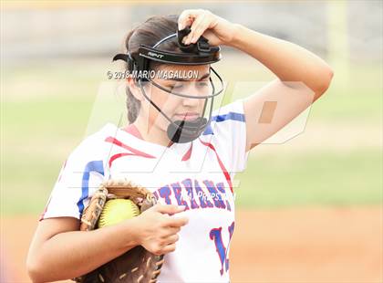 Thumbnail 3 in Carroll vs Veterans Memorial (UIL 5A Area Playoff) photogallery.