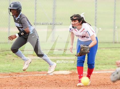 Thumbnail 1 in Carroll vs Veterans Memorial (UIL 5A Area Playoff) photogallery.