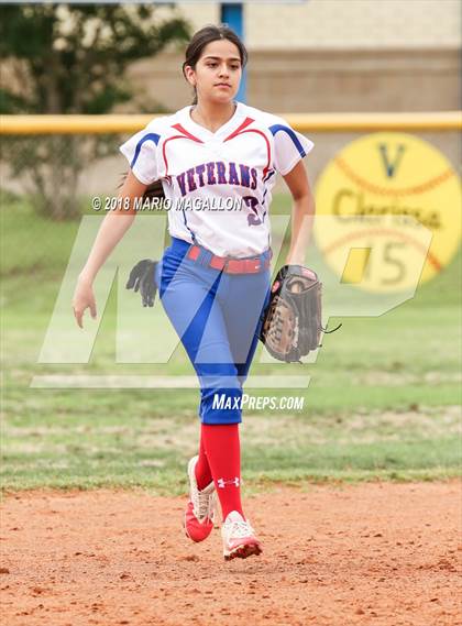 Thumbnail 3 in Carroll vs Veterans Memorial (UIL 5A Area Playoff) photogallery.