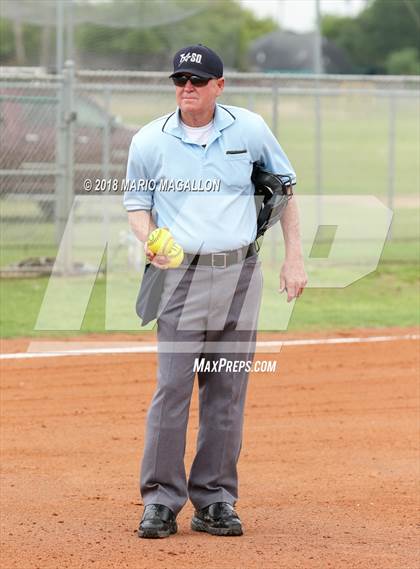 Thumbnail 1 in Carroll vs Veterans Memorial (UIL 5A Area Playoff) photogallery.