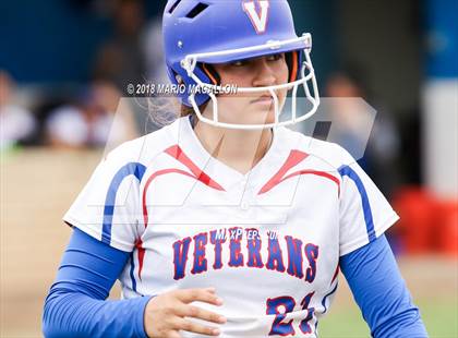 Thumbnail 1 in Carroll vs Veterans Memorial (UIL 5A Area Playoff) photogallery.