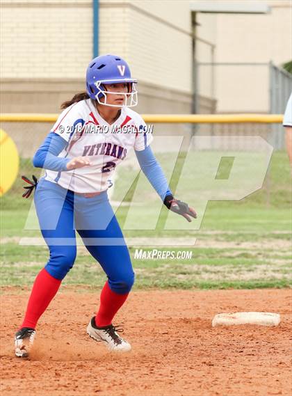 Thumbnail 2 in Carroll vs Veterans Memorial (UIL 5A Area Playoff) photogallery.