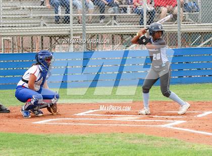 Thumbnail 2 in Carroll vs Veterans Memorial (UIL 5A Area Playoff) photogallery.