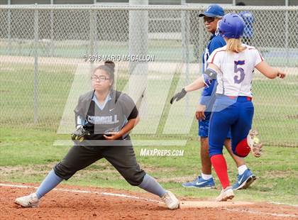 Thumbnail 3 in Carroll vs Veterans Memorial (UIL 5A Area Playoff) photogallery.