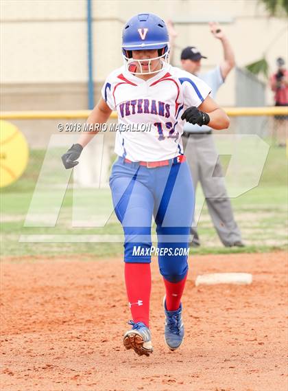 Thumbnail 3 in Carroll vs Veterans Memorial (UIL 5A Area Playoff) photogallery.