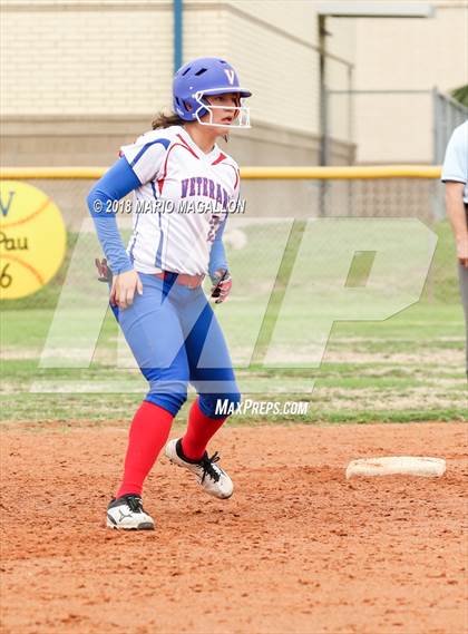 Thumbnail 3 in Carroll vs Veterans Memorial (UIL 5A Area Playoff) photogallery.