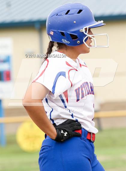 Thumbnail 3 in Carroll vs Veterans Memorial (UIL 5A Area Playoff) photogallery.