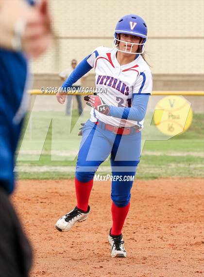 Thumbnail 3 in Carroll vs Veterans Memorial (UIL 5A Area Playoff) photogallery.