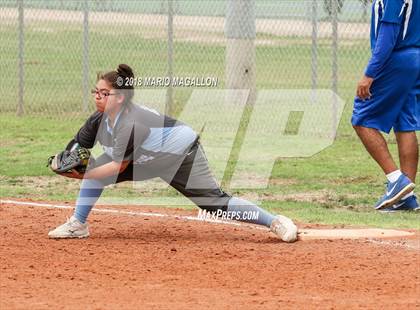 Thumbnail 2 in Carroll vs Veterans Memorial (UIL 5A Area Playoff) photogallery.