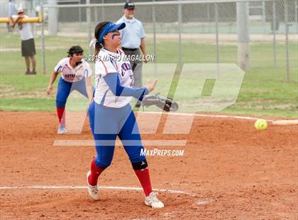 Thumbnail 1 in Carroll vs Veterans Memorial (UIL 5A Area Playoff) photogallery.