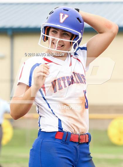 Thumbnail 2 in Carroll vs Veterans Memorial (UIL 5A Area Playoff) photogallery.