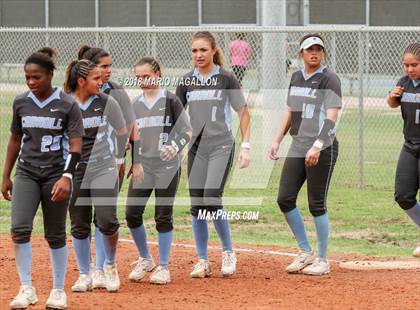 Thumbnail 2 in Carroll vs Veterans Memorial (UIL 5A Area Playoff) photogallery.