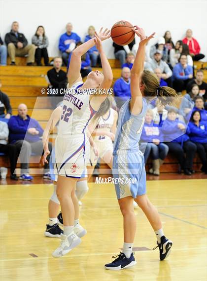 Thumbnail 3 in Nashville vs. Pinckneyville (IHSA 2A Regional Championship) photogallery.