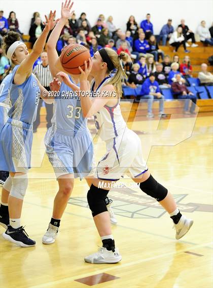 Thumbnail 2 in Nashville vs. Pinckneyville (IHSA 2A Regional Championship) photogallery.