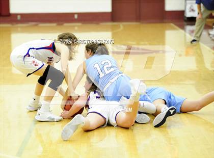 Thumbnail 2 in Nashville vs. Pinckneyville (IHSA 2A Regional Championship) photogallery.