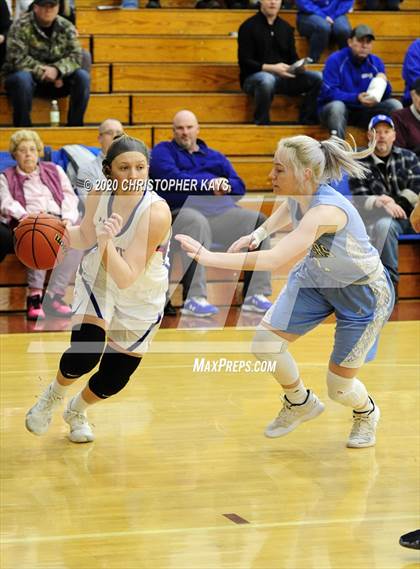 Thumbnail 2 in Nashville vs. Pinckneyville (IHSA 2A Regional Championship) photogallery.