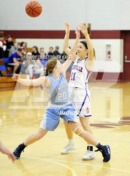 Thumbnail 1 in Nashville vs. Pinckneyville (IHSA 2A Regional Championship) photogallery.