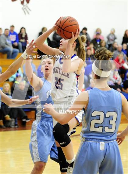 Thumbnail 2 in Nashville vs. Pinckneyville (IHSA 2A Regional Championship) photogallery.