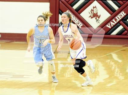 Thumbnail 1 in Nashville vs. Pinckneyville (IHSA 2A Regional Championship) photogallery.