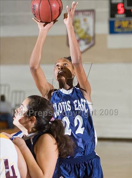Thumbnail 1 in Edison vs. Clovis East photogallery.