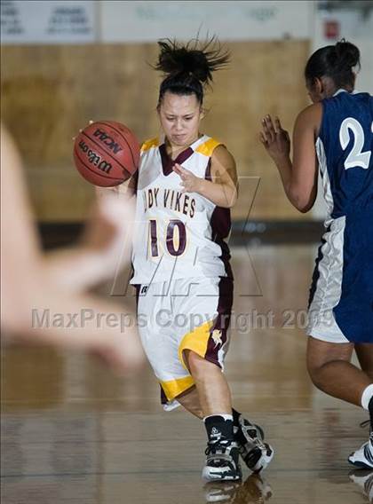 Thumbnail 2 in Edison vs. Clovis East photogallery.