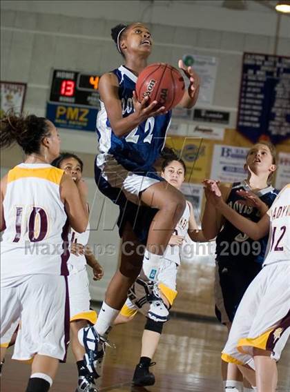 Thumbnail 2 in Edison vs. Clovis East photogallery.